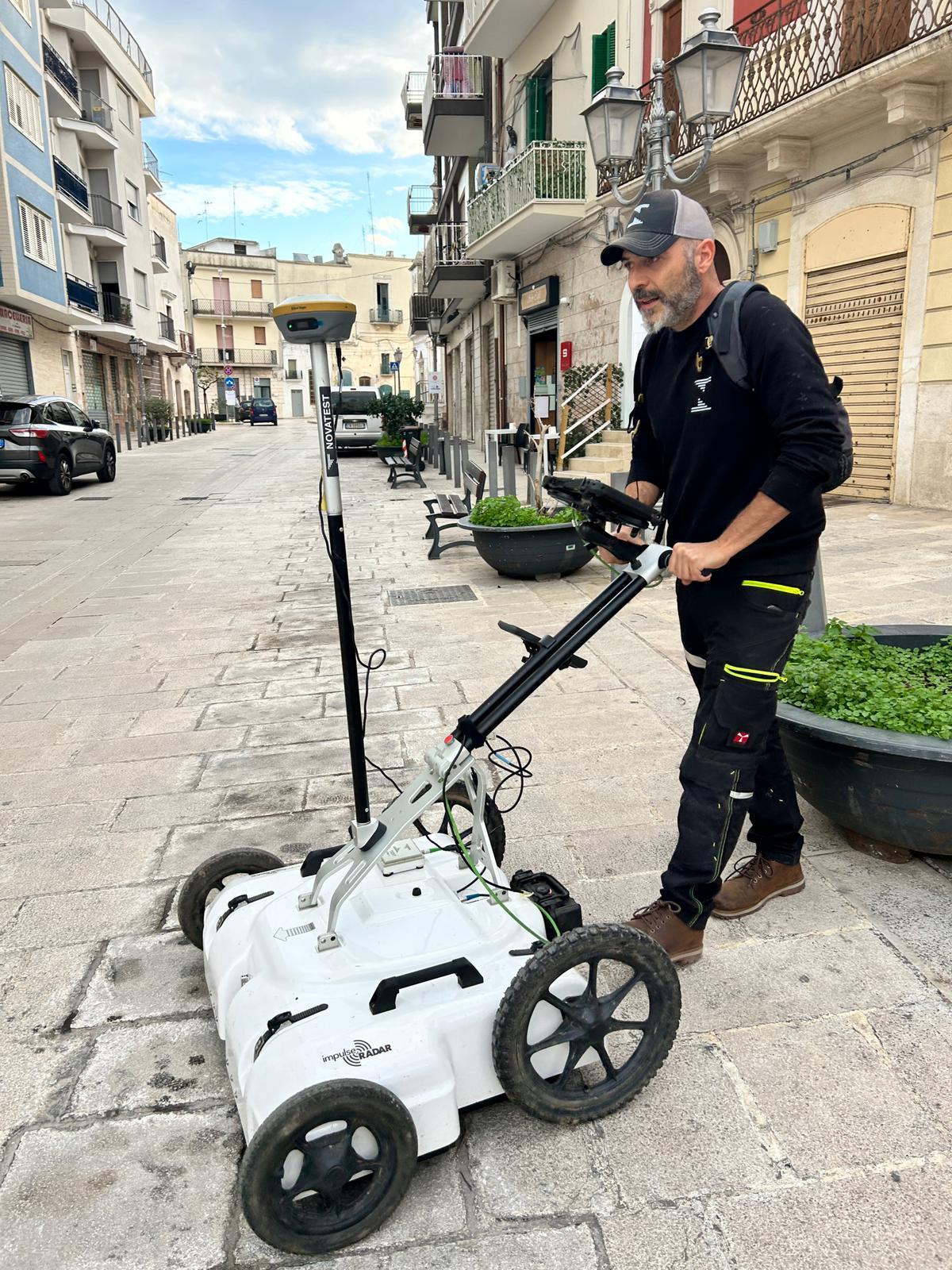 GPR multiarray with GNSS antenna