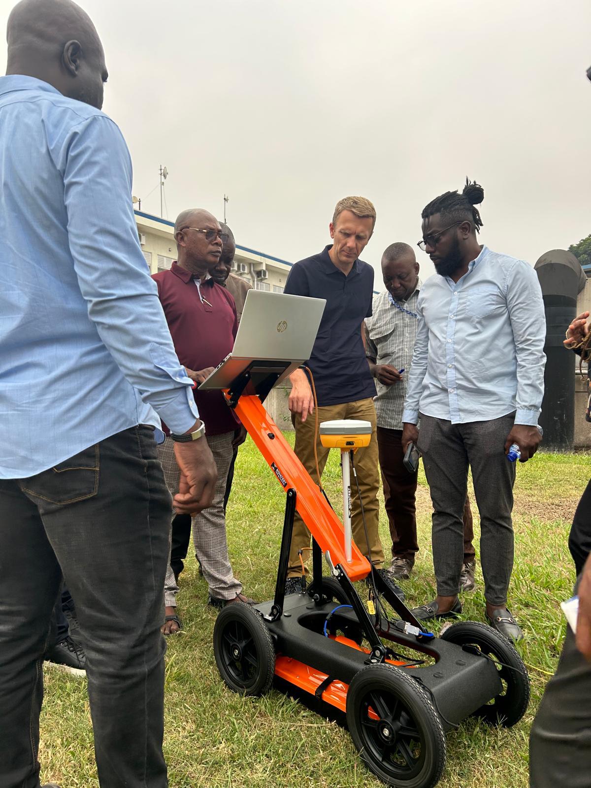 Formazione internazionale su georadar pushcart ImpulseRadar in Africa
