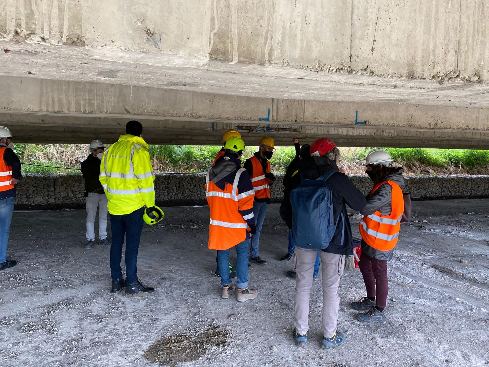 Formazione tecnica sotto impalcato di viadotto: ispezione e diagnostica strutturale