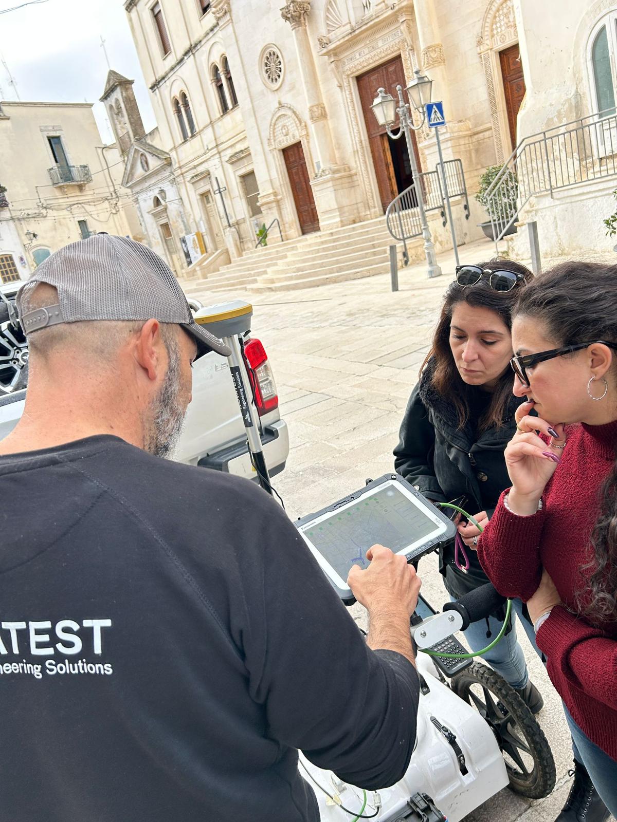 Affiancamento operativo in campo su rilievo GPR pushcart in centro storico