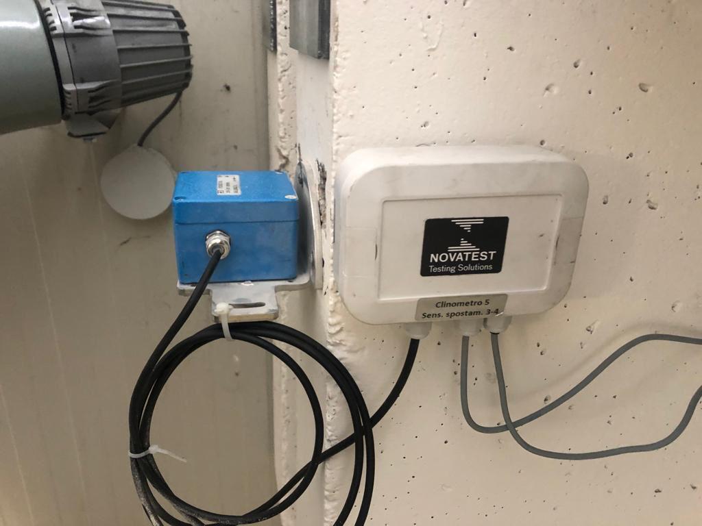 Clinometro e centralina Novatest installati per il monitoraggio strutturale