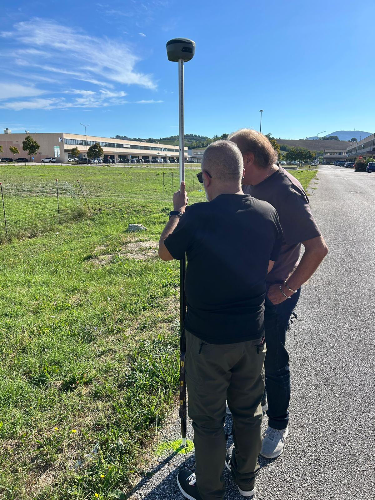 Formazione pratica su rilievi topografici con antenna GNSS RTK