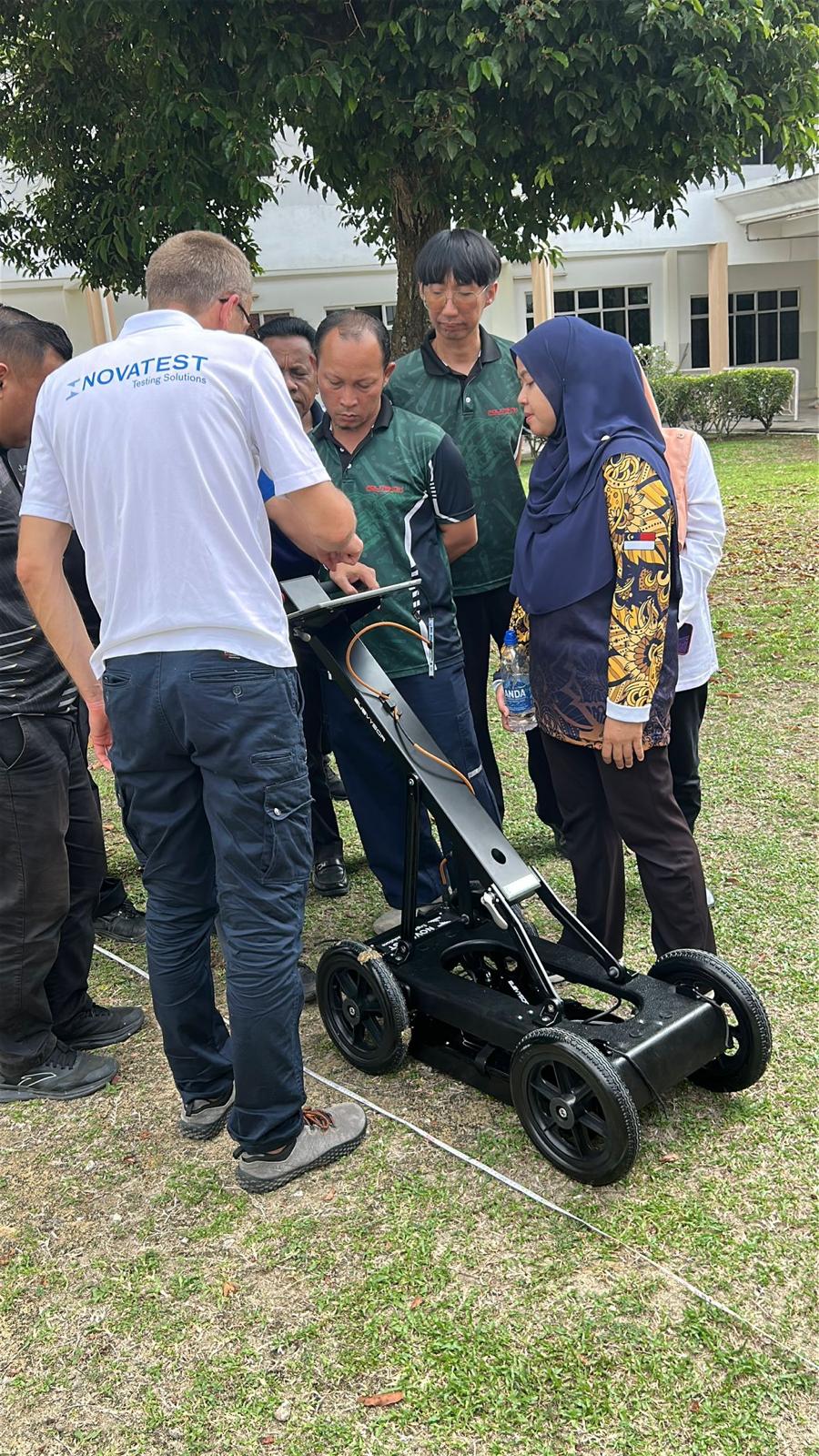 Formazione internazionale su georadar pushcart Novatest in Malesia